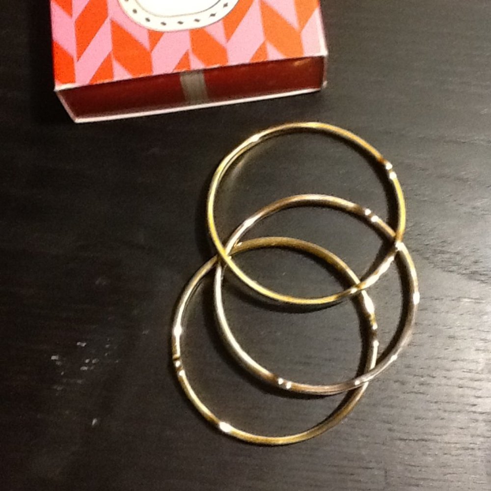 Stella & Dot Carrie coral shaped bangle set three beach summer